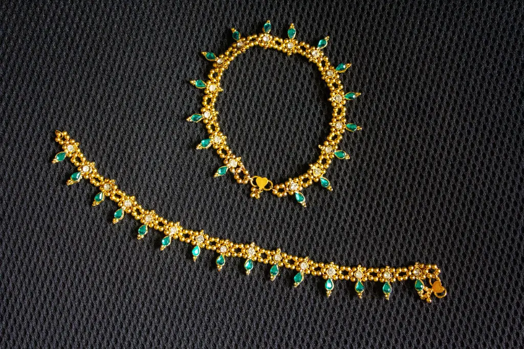 Anklet with golden beads, green & white stone kundan 1 pair (code 172)