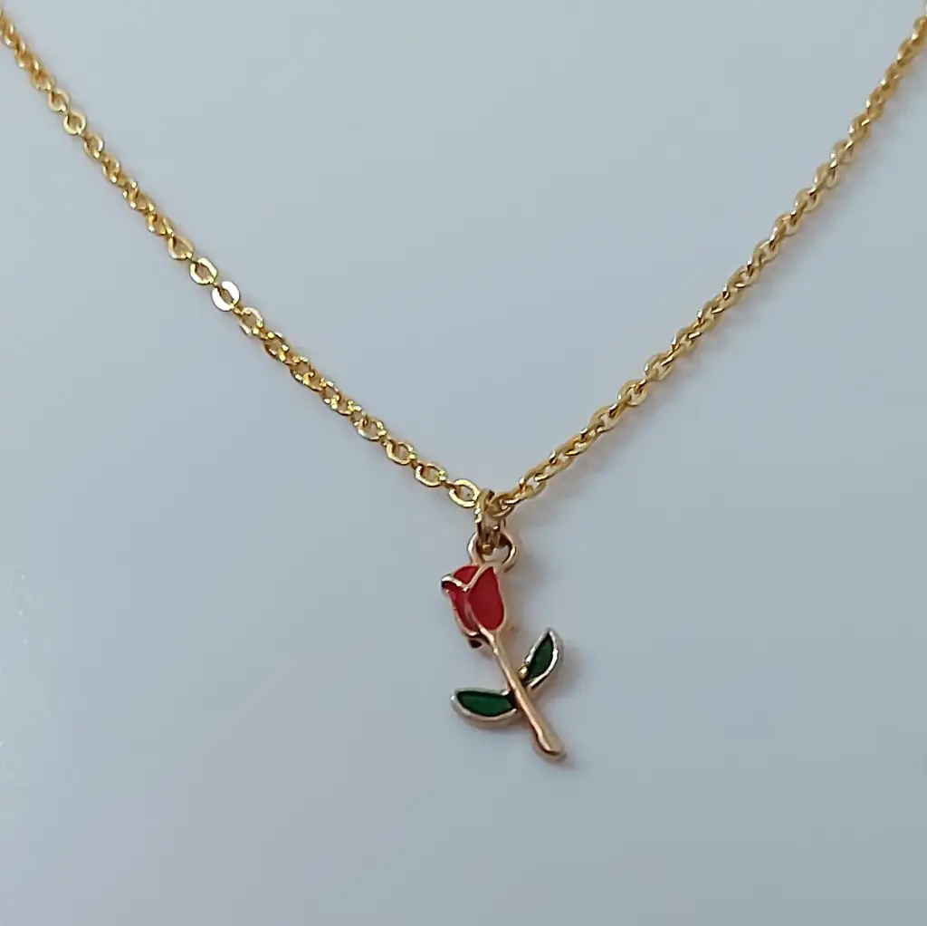 Anti-tarnish chain with red rose