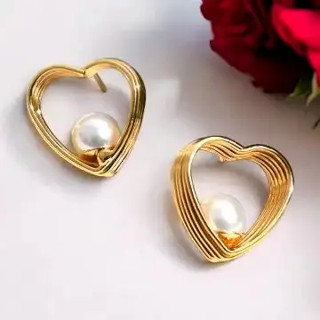 Heart Pearl Stud (code 280)