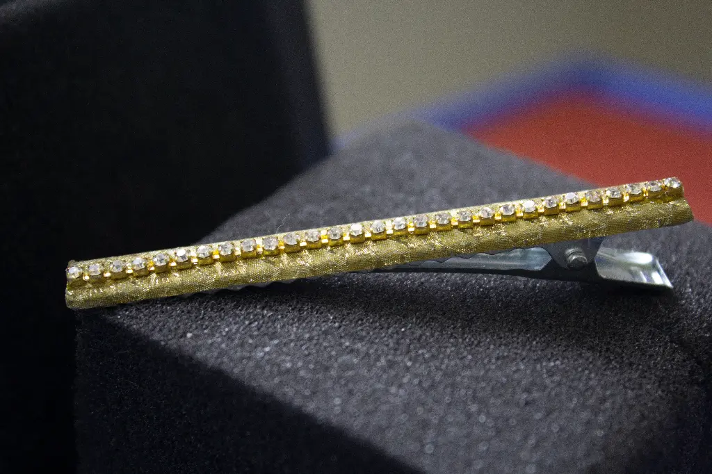 Rhinestone Alligator Clip (code 096)