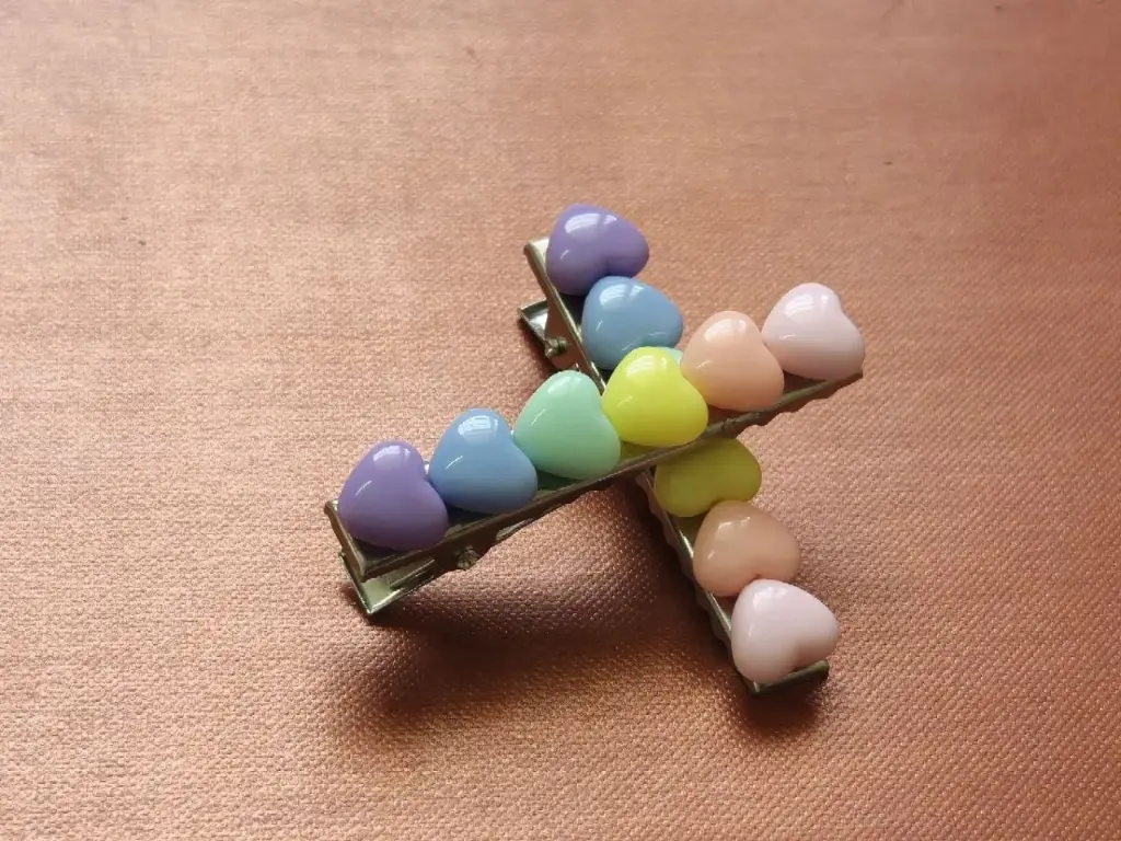 Pastel Heart Alligator Clip (Code 103)