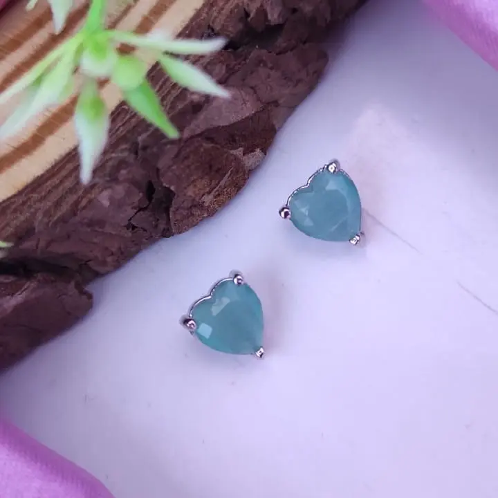 CZ heart shape stone ear stud (code 138)