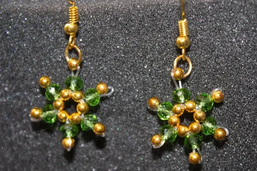 Beaded Snow flakes (code 088)