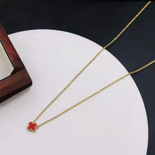 Glider red clover necklace (code 373)
